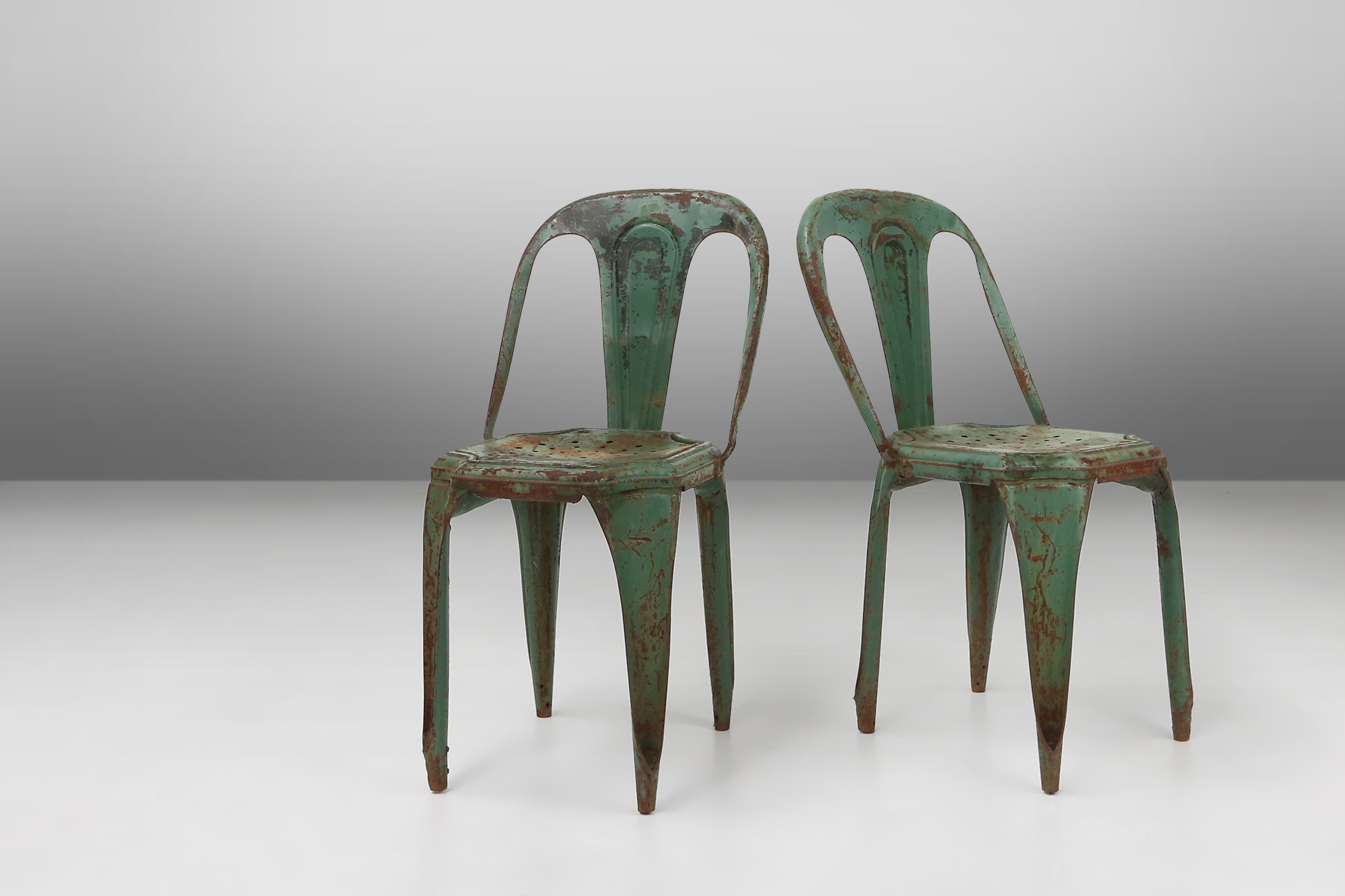 Set of 4 original vintage Tolix model A chairs, France 1950sthumbnail